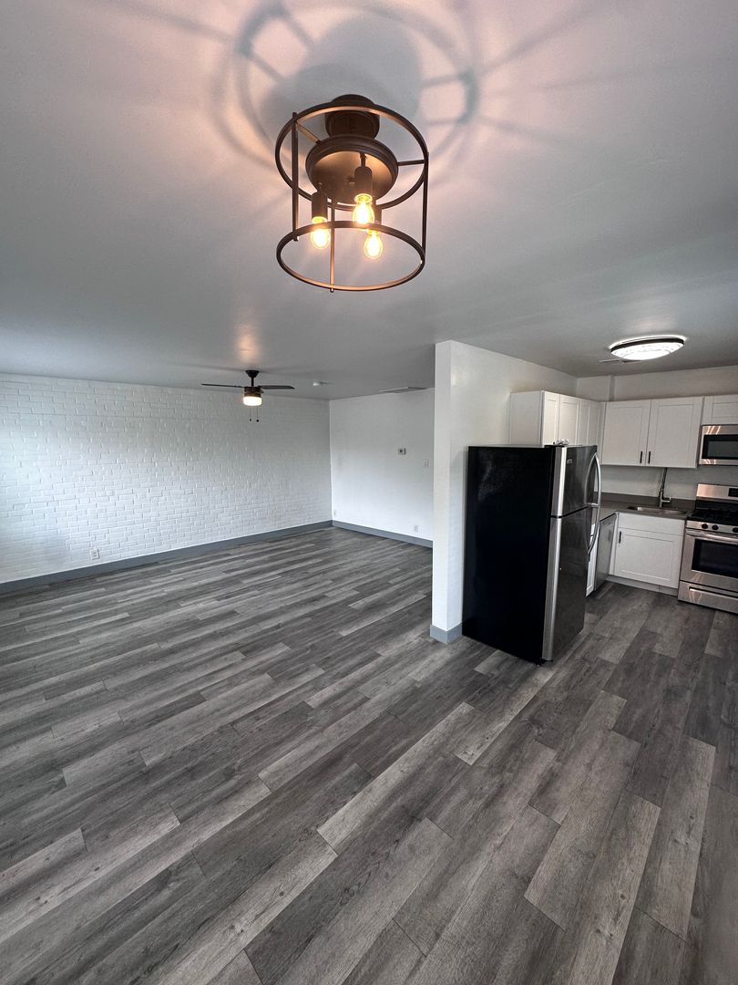 Phoenix Condo: 1231 E Thomas Rd