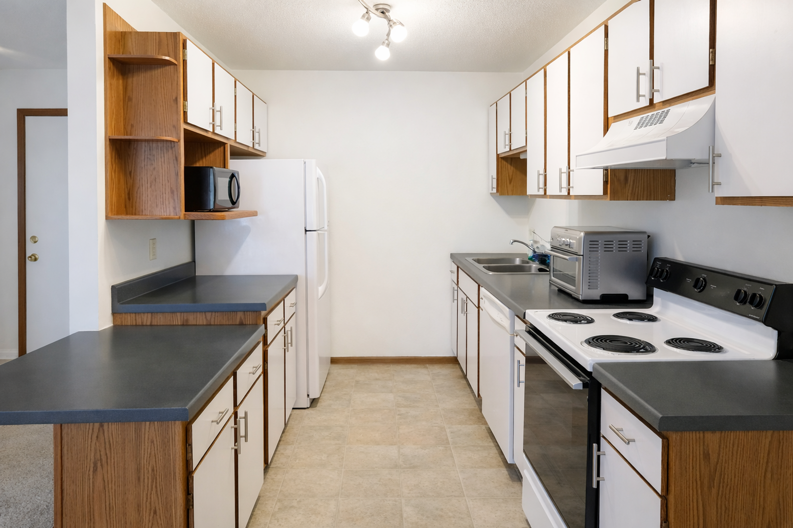 Tomah Apartment: 202 Murdock St