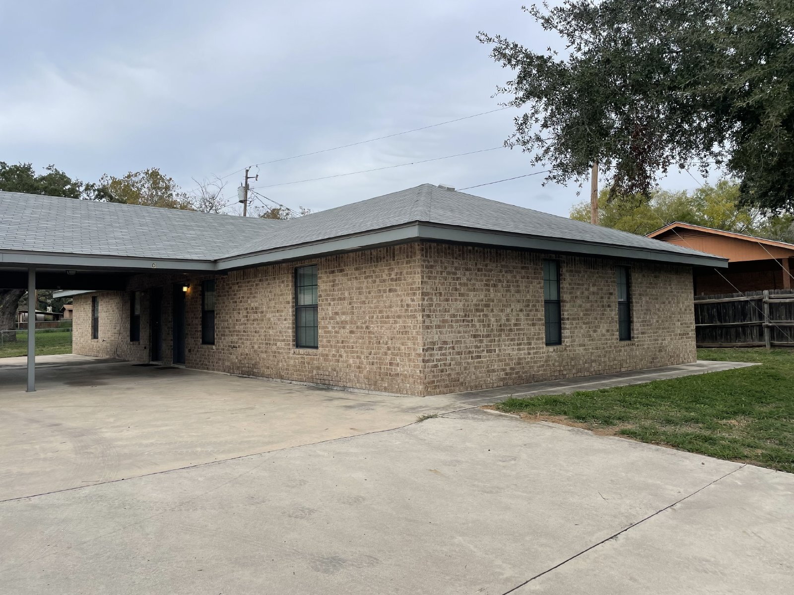 Pleasanton Condo: 1324 W Goodwin St