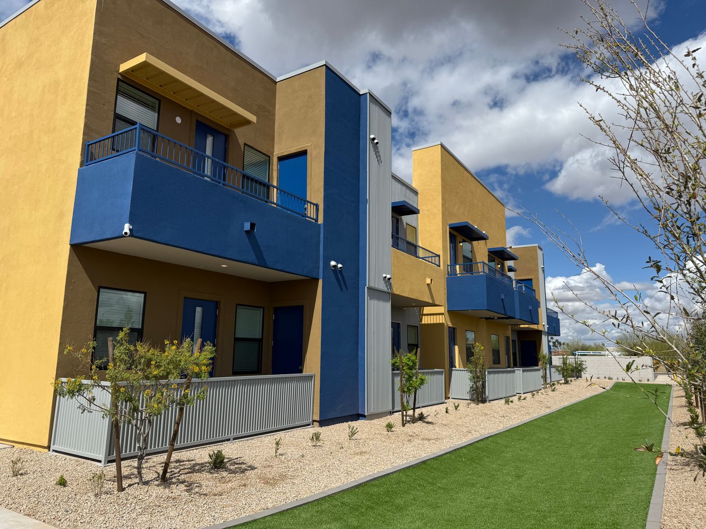 Mesa Condo: 455 W Holmes Ave