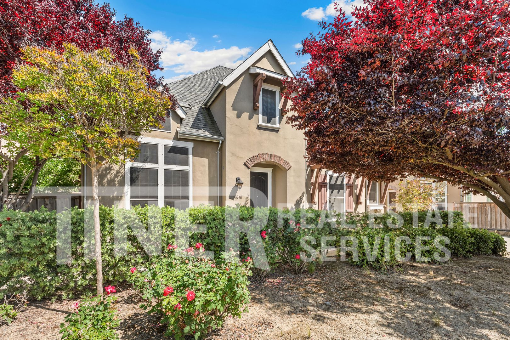 Roseville House: 1040 Matthews Run Way