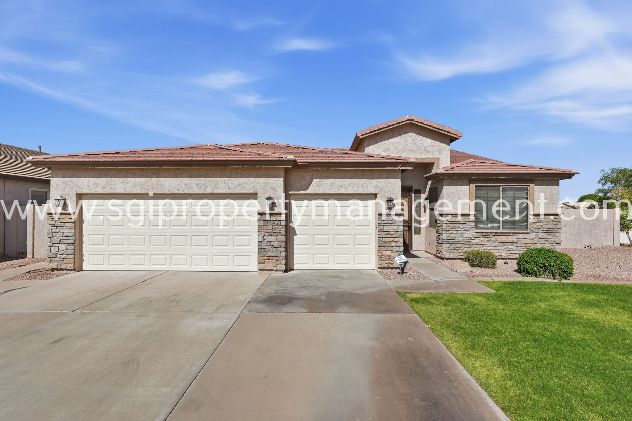 Peoria House: 12442 N 82nd Ln