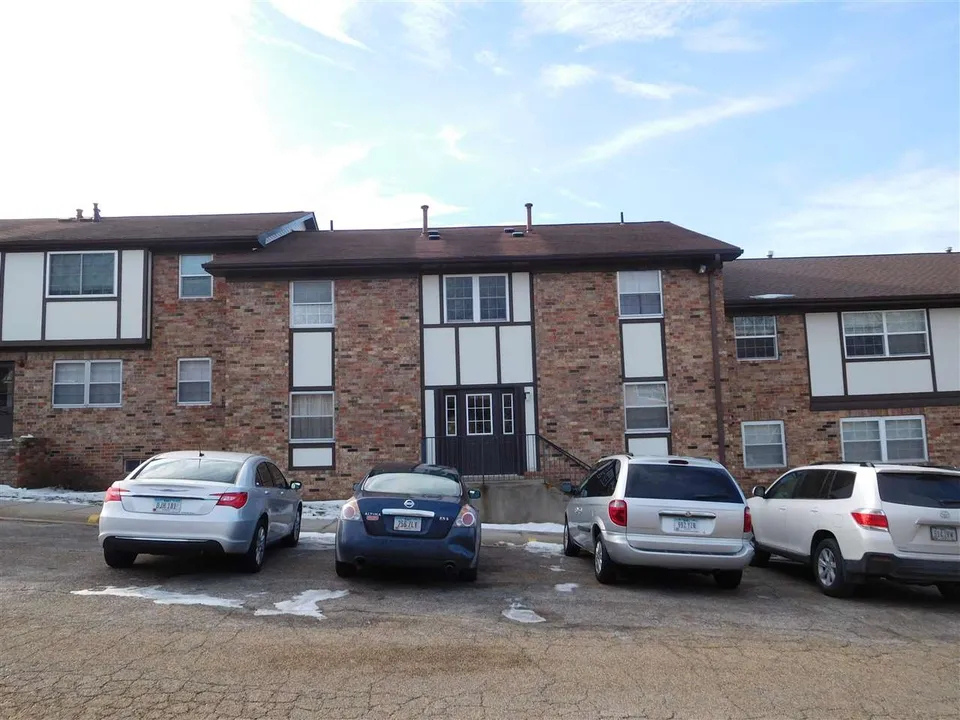 Coralville Condo: 1506 21st Avenue Place