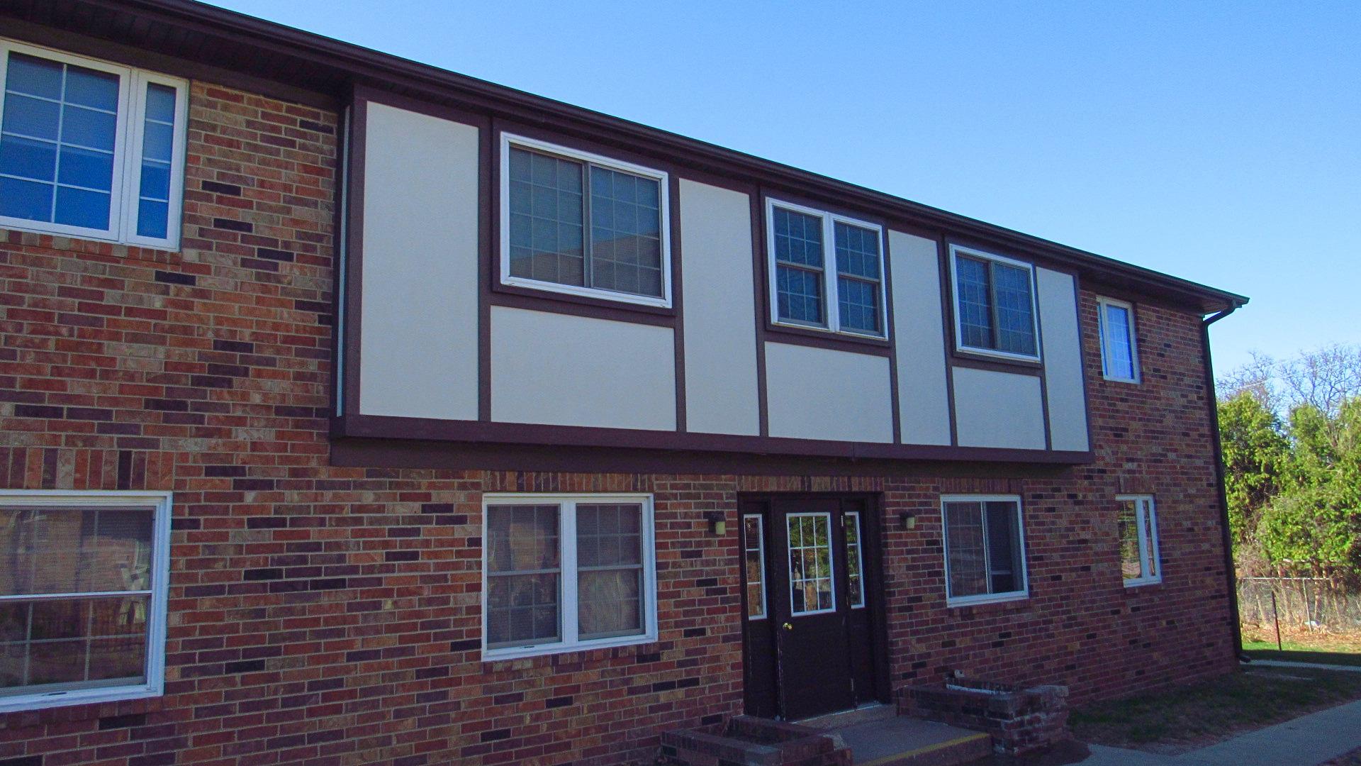 Coralville Condo: 405 21st Avenue Place