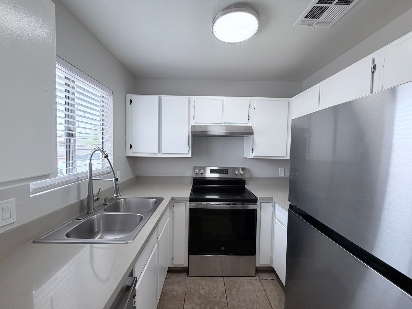 Florence Apartment: 440 E Florence Heights Dr