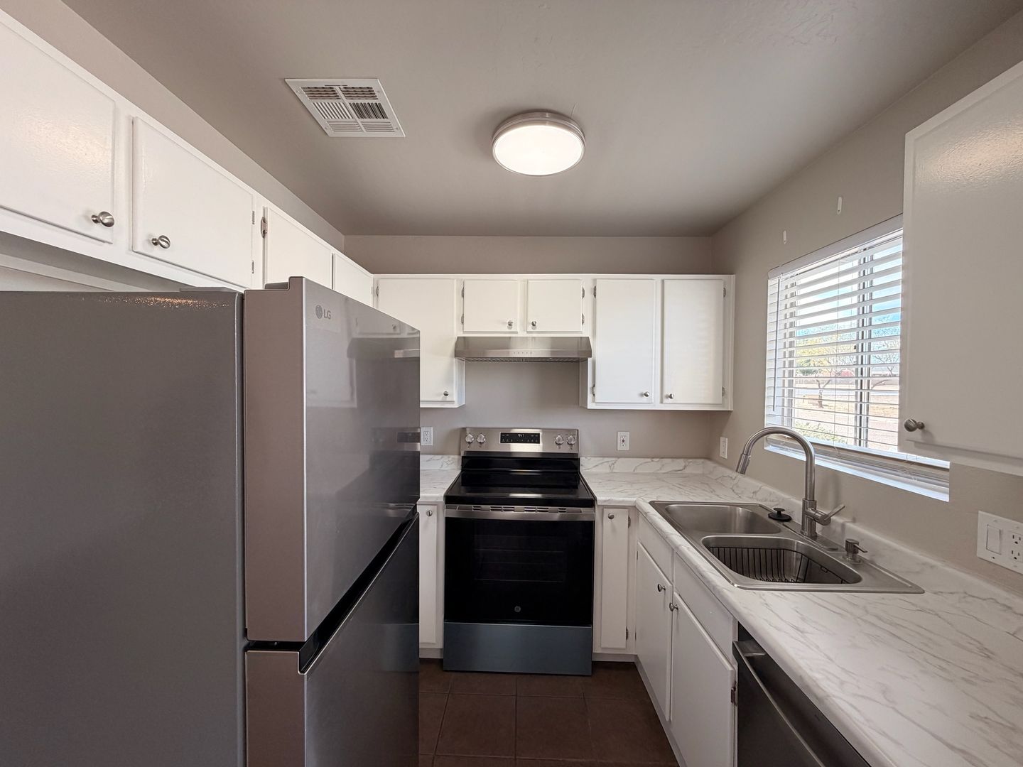 Florence Apartment: 440 E Florence Heights Dr