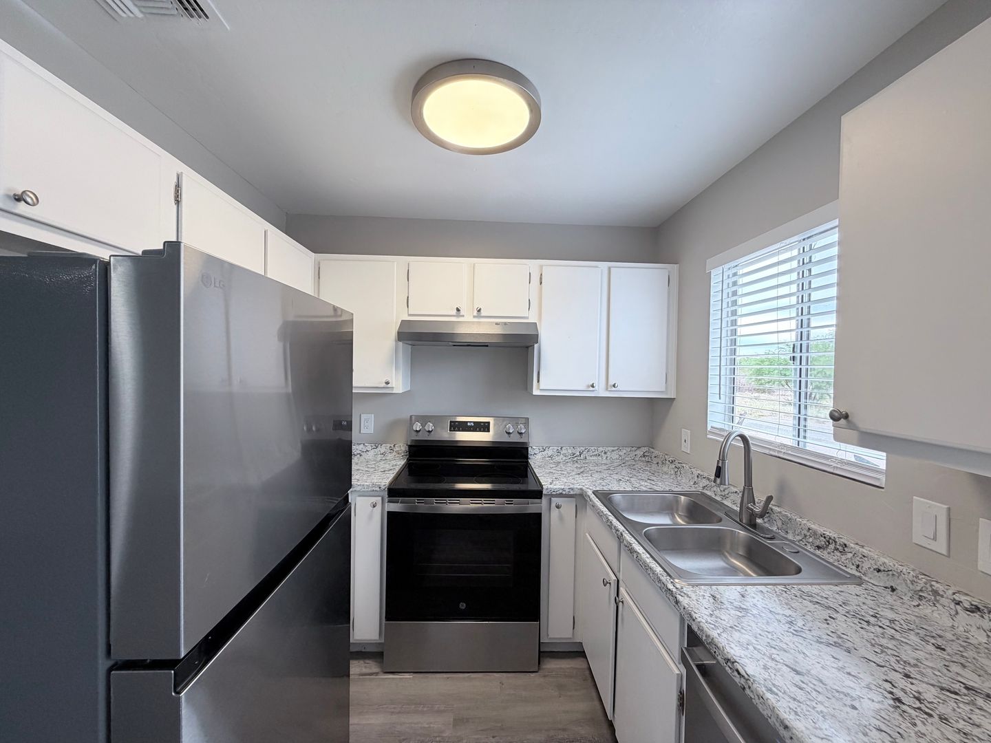 Florence Apartment: 440 E Florence Heights Dr