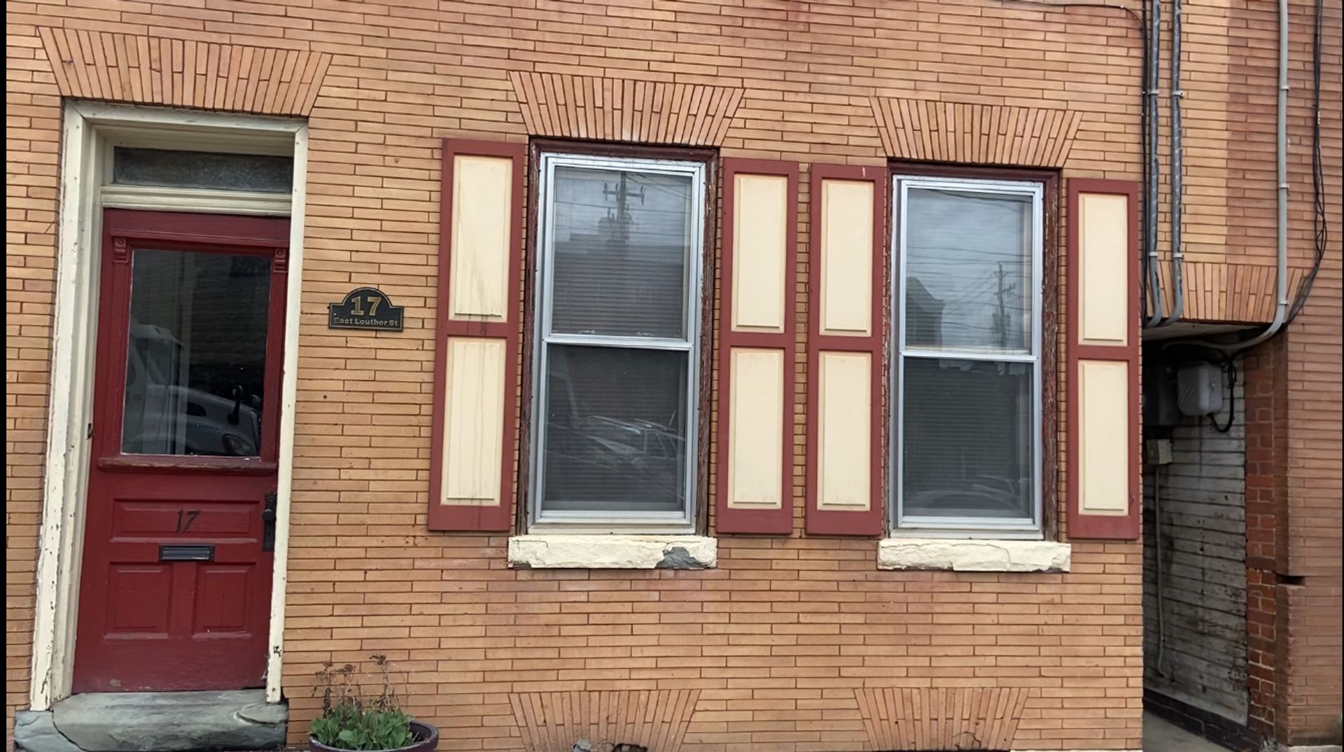 Carlisle Condo: 17 E Louther St. -