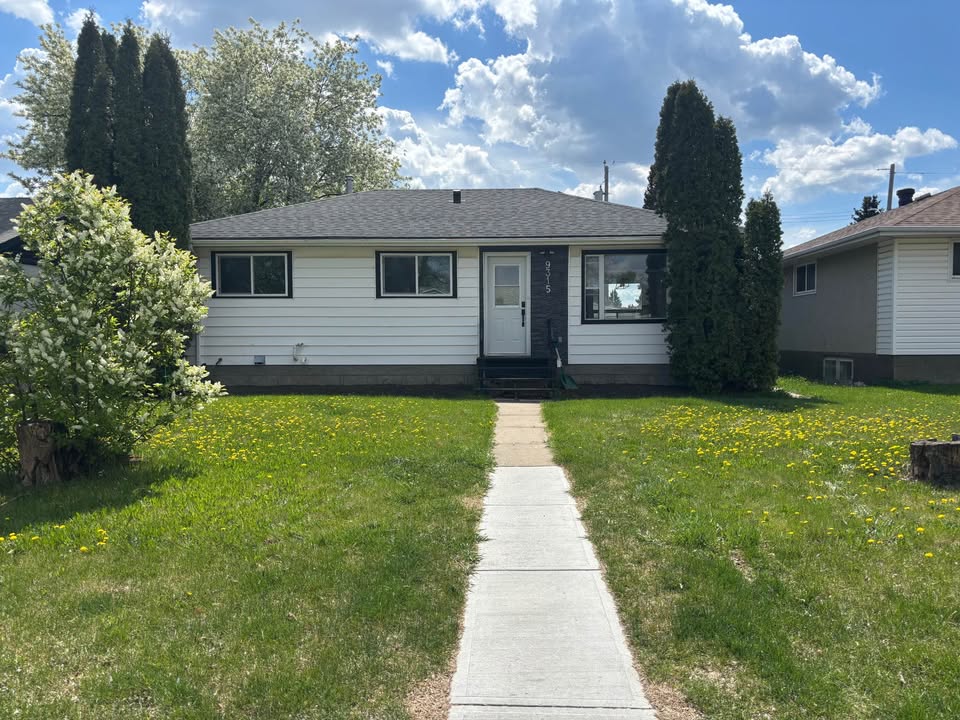 Edmonton House: 9315 129B Ave NW