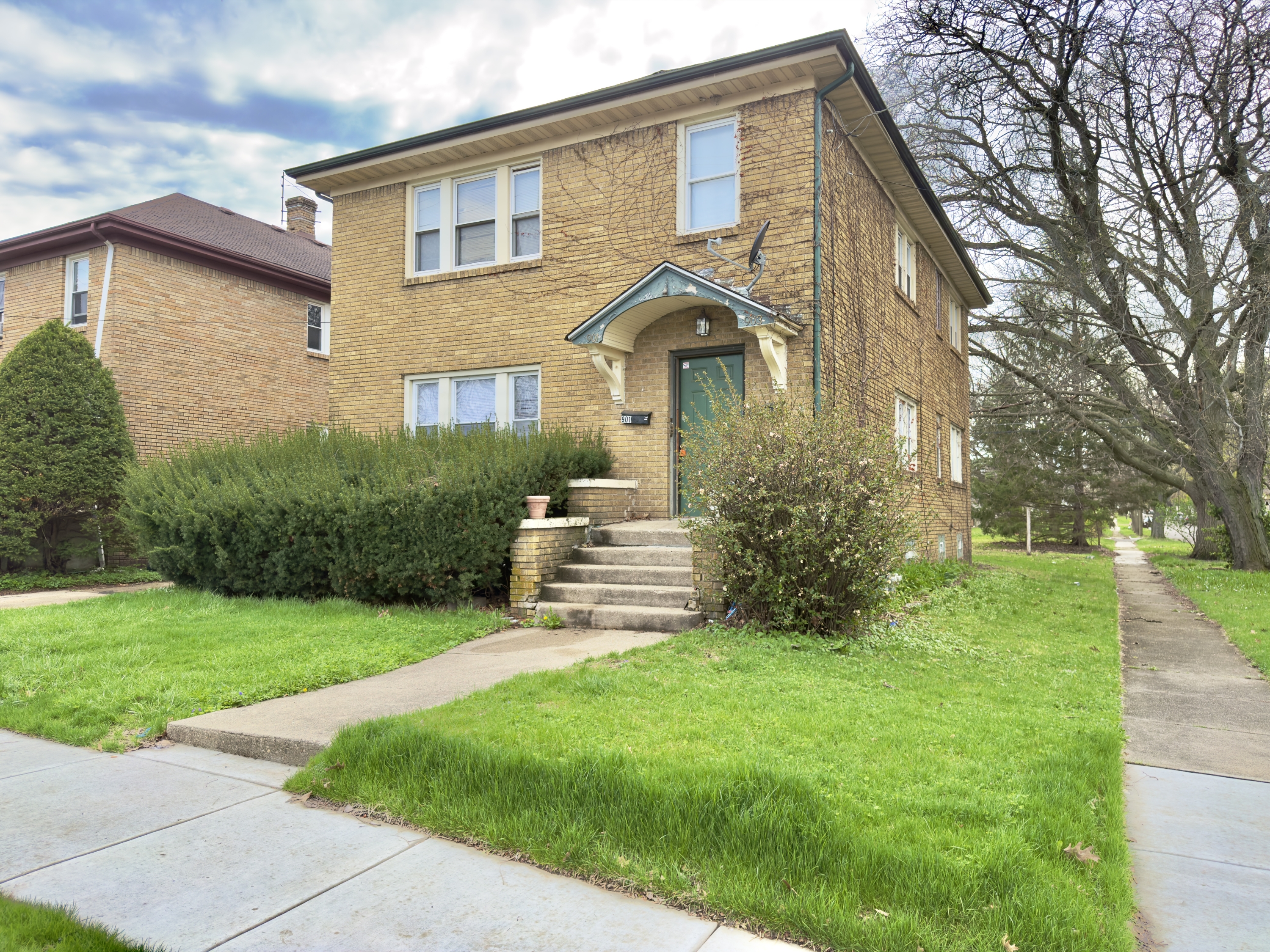 Rockford Condo: 901 & 903 14th St