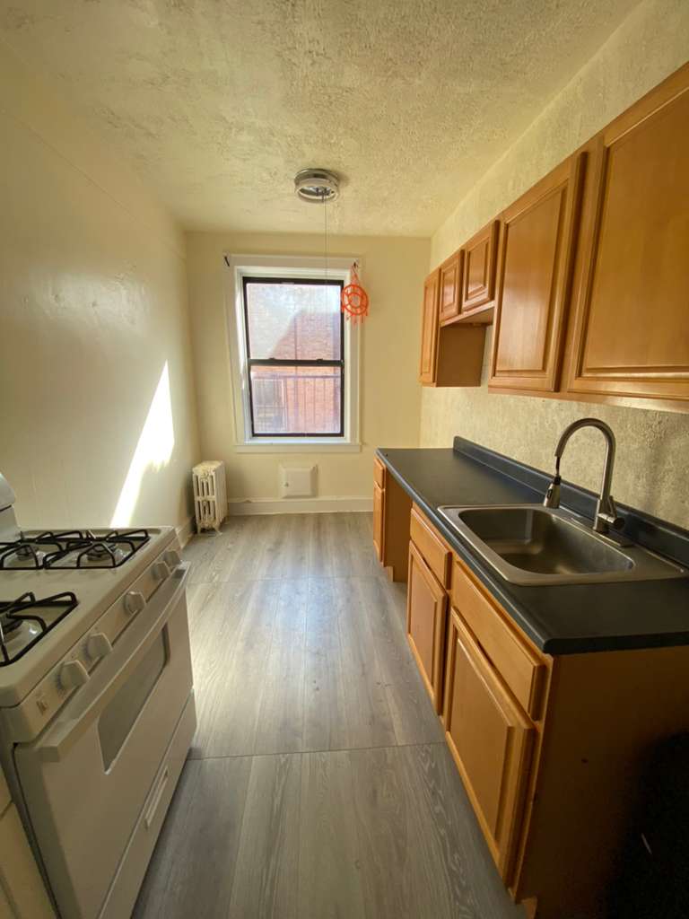 Yonkers Condo: 14 Coyle Pl