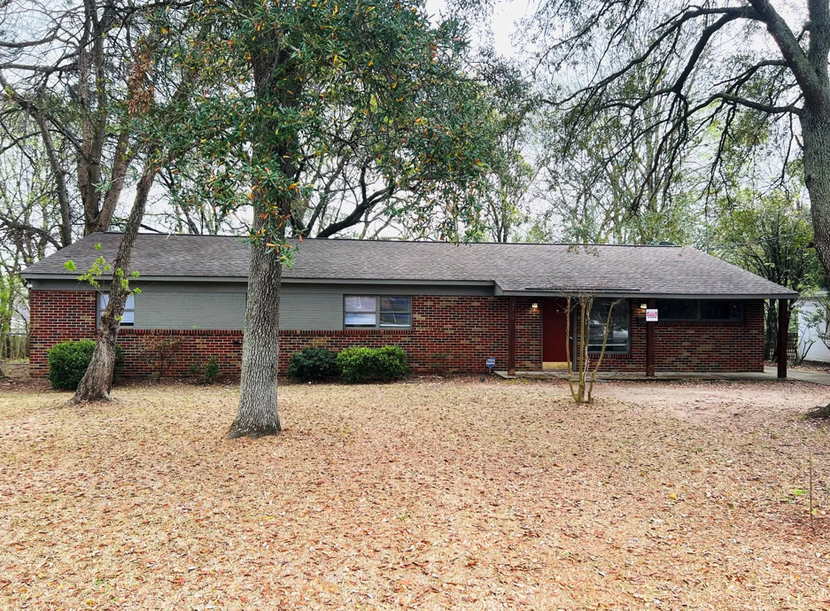 Montgomery House: 3120 Guymar Road Montgomery