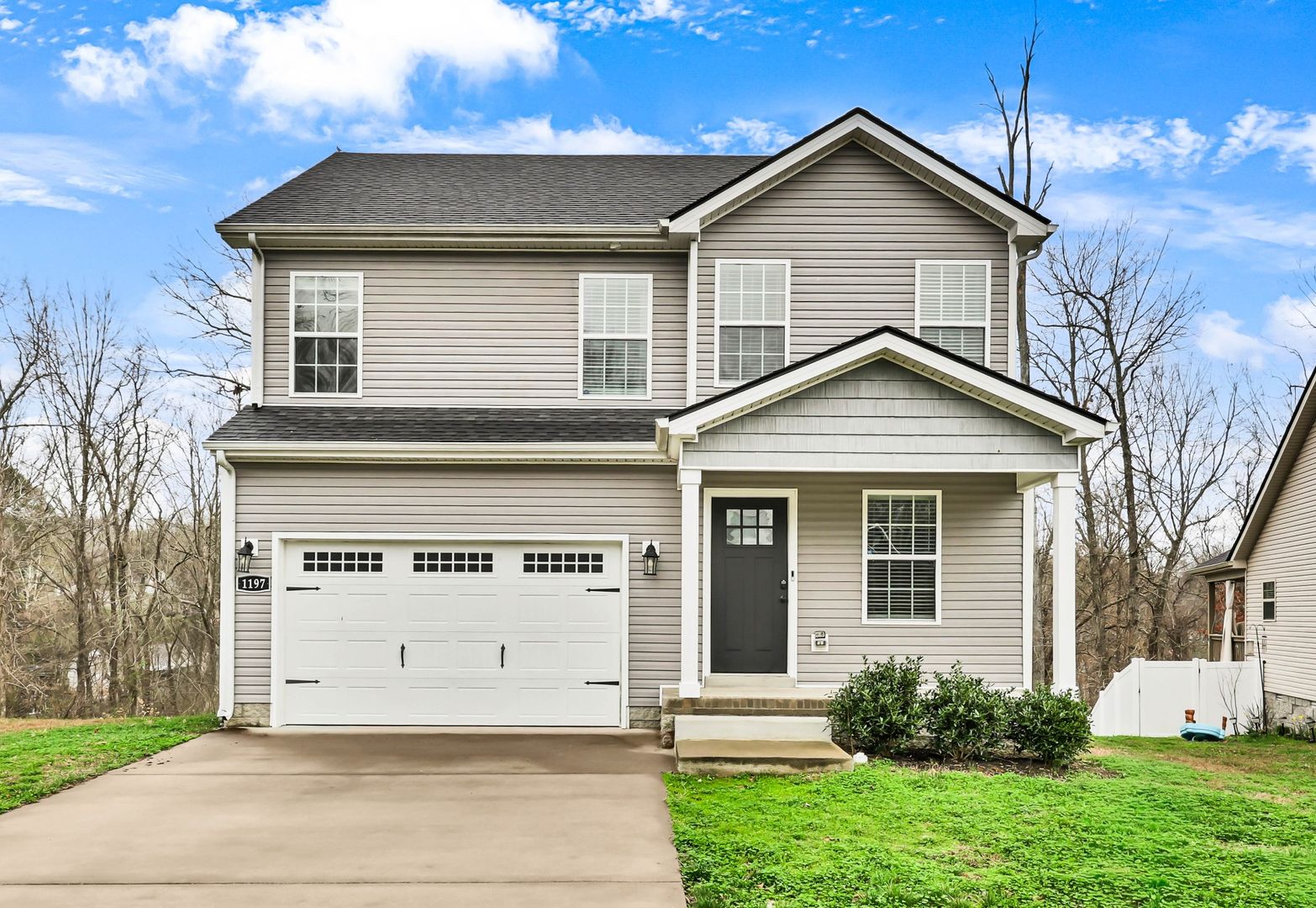 Clarksville House: 1197 Old Charlotte Trace