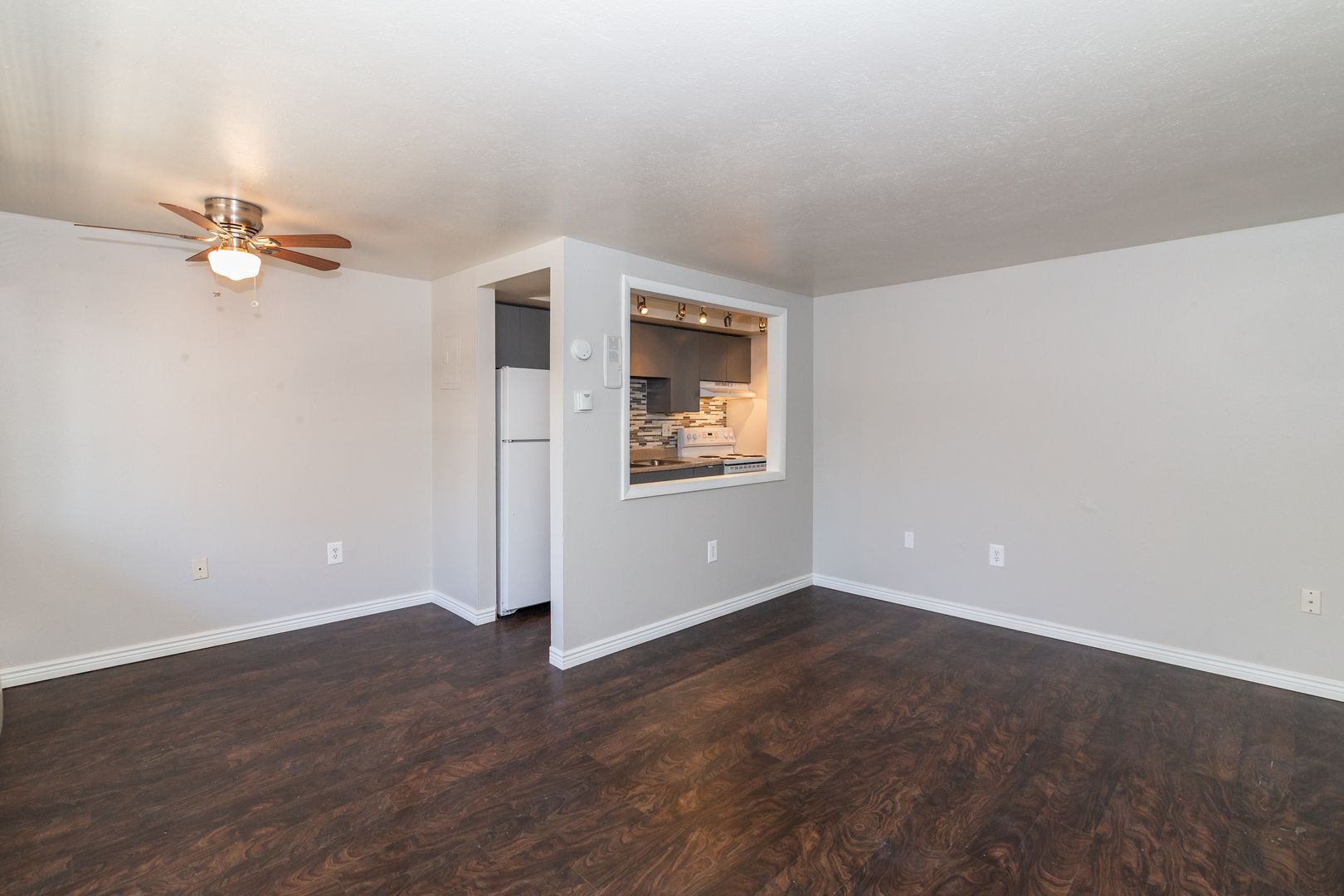 Denver Apartment: 809 N Dexter St