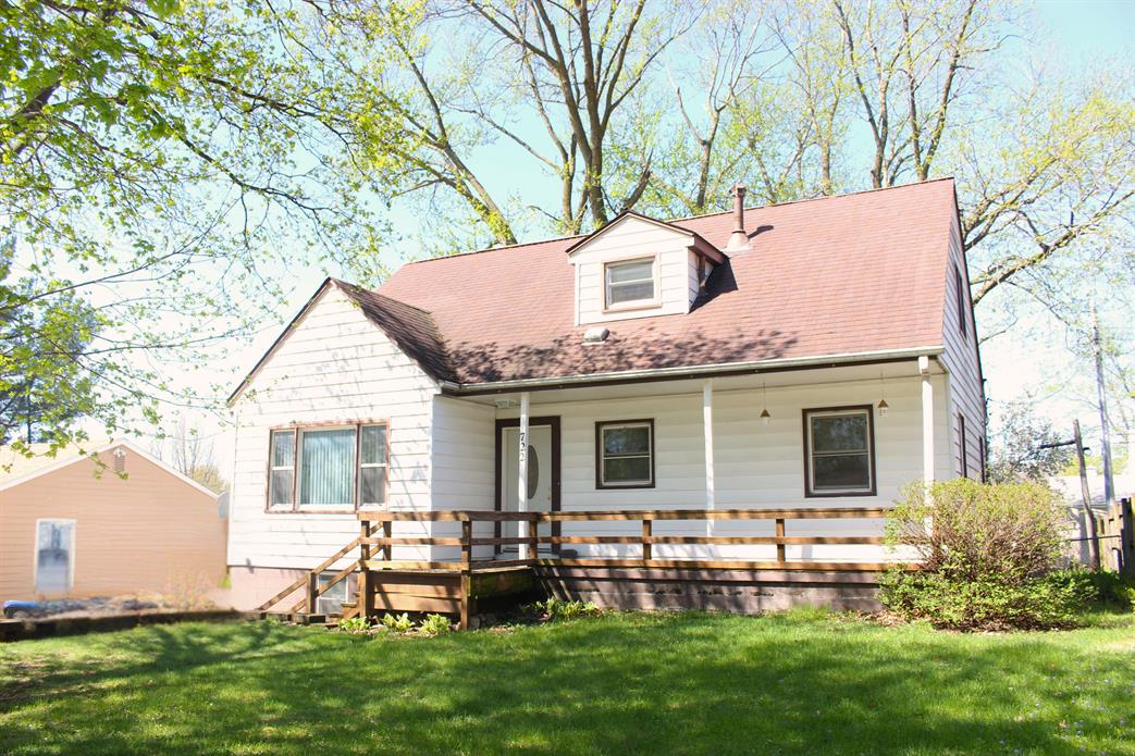 Coralville Condo: 722 13th Ave