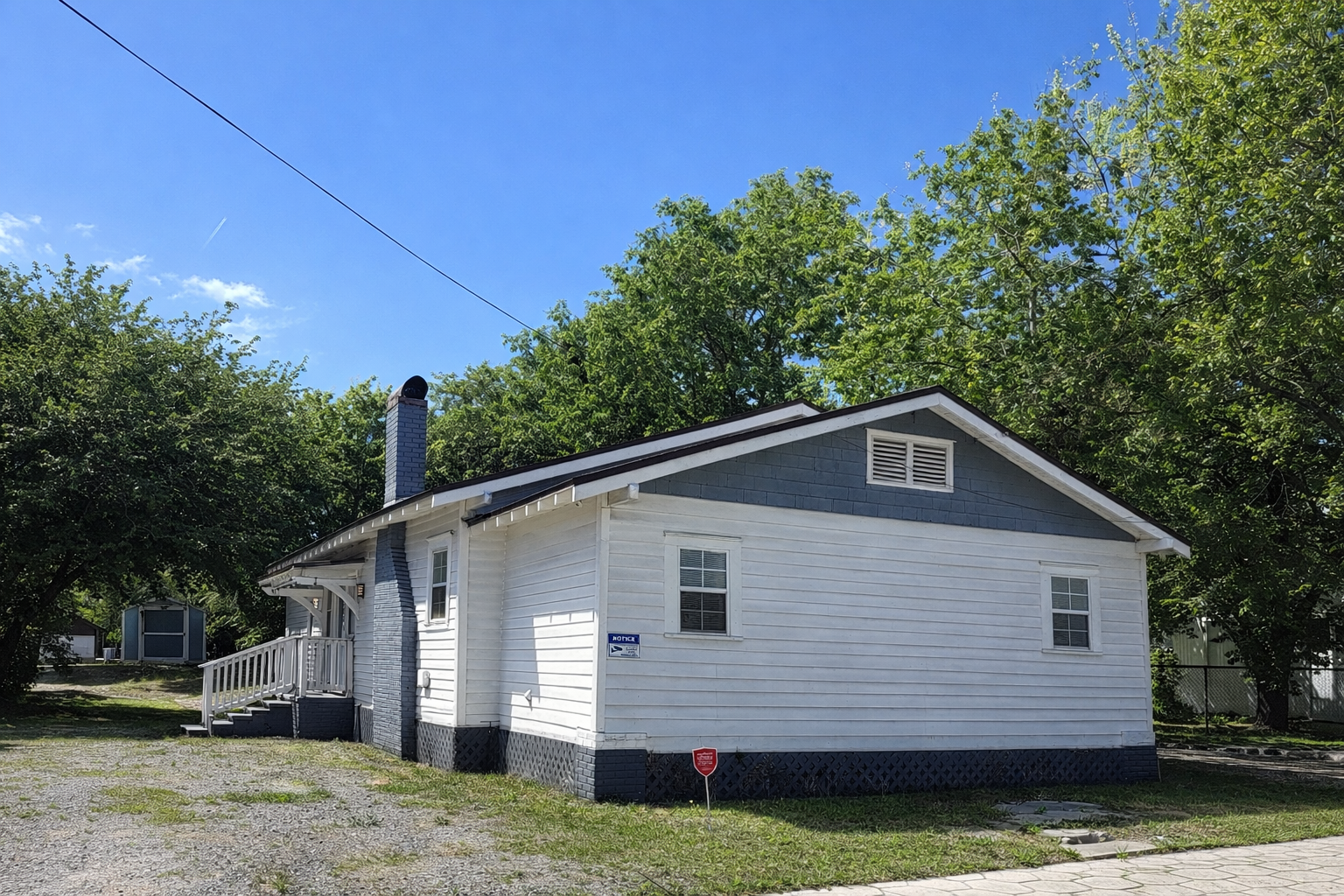Jacksonville House: 2526 Phyllis St