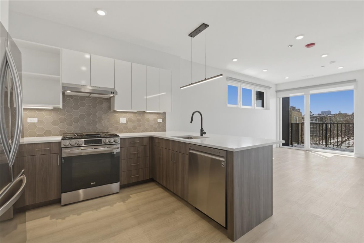 Chicago Condo: 948 West Sunnyside