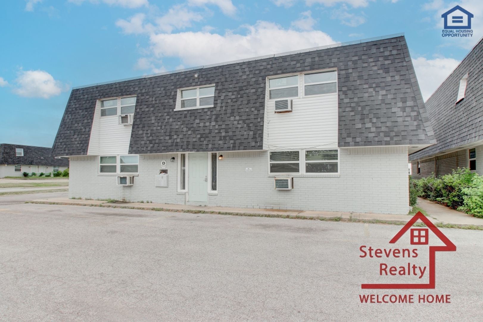 Lawton Apartment: 2110 NW Lindy Ave