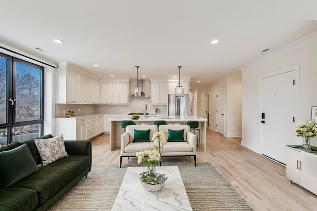 Chicago Condo: 5015 North Lincoln Avenue,