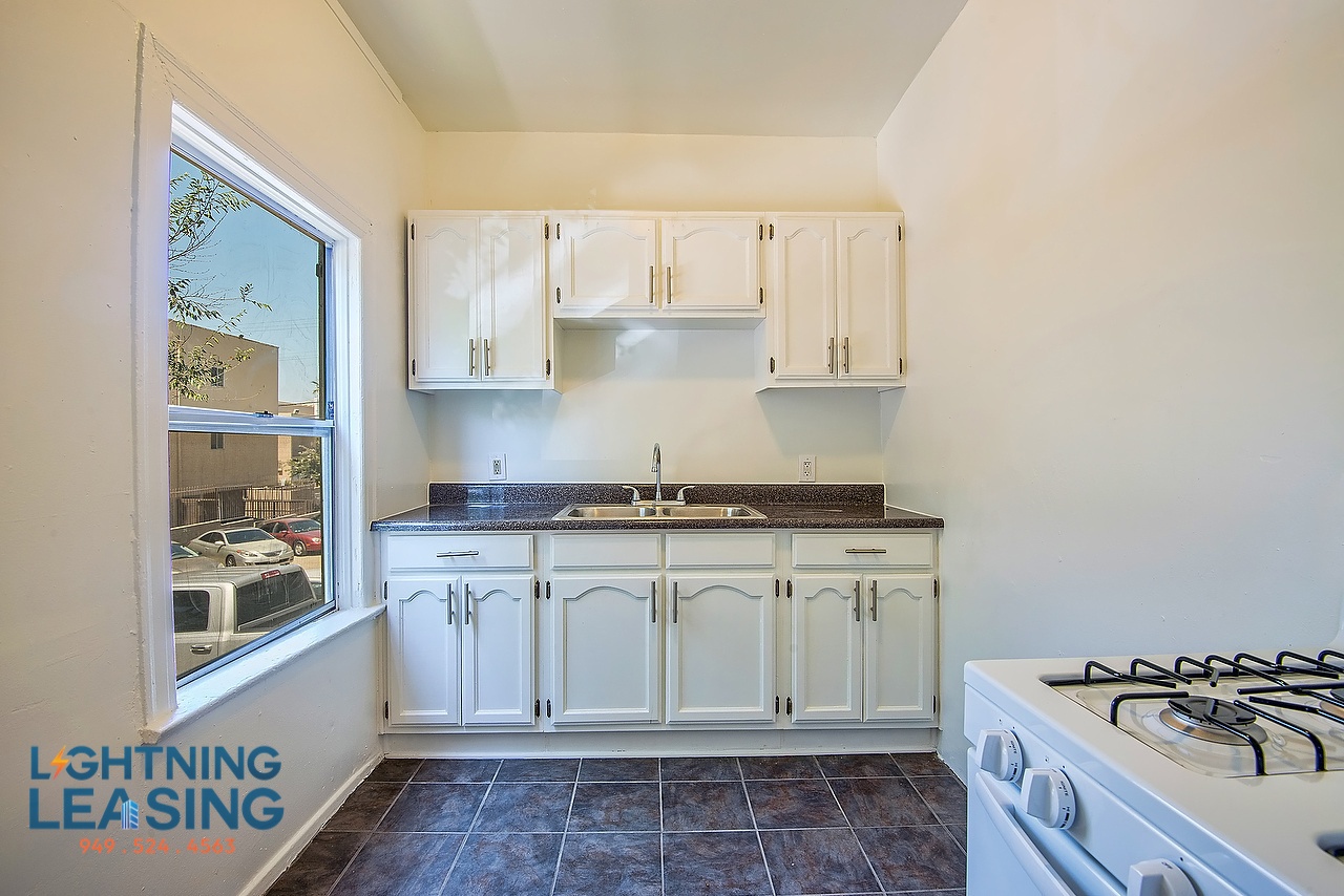 Los Angeles Condo: 416 1/2 S Westlake Ave