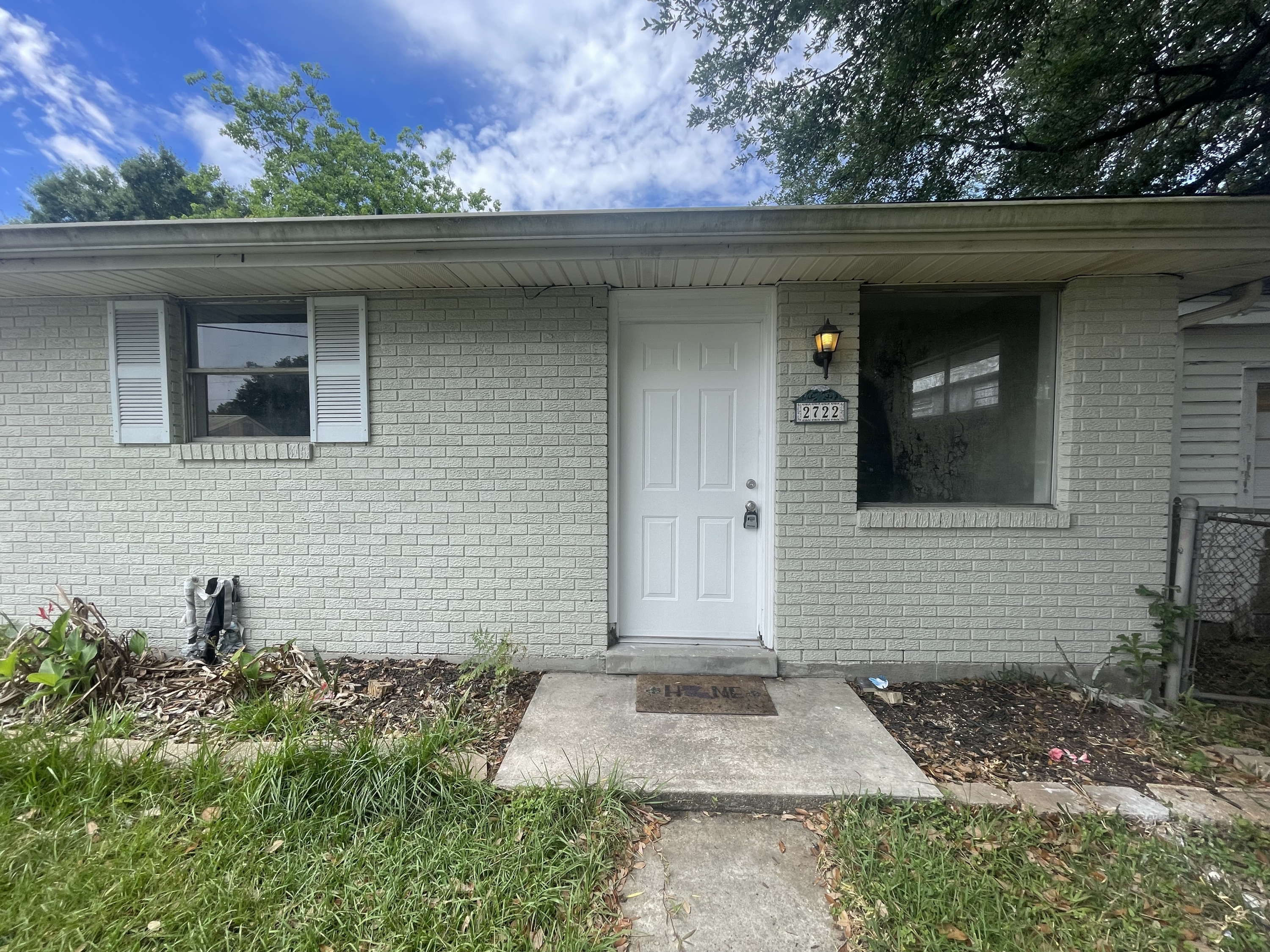 Chalmette Condo: 2722 Delille St