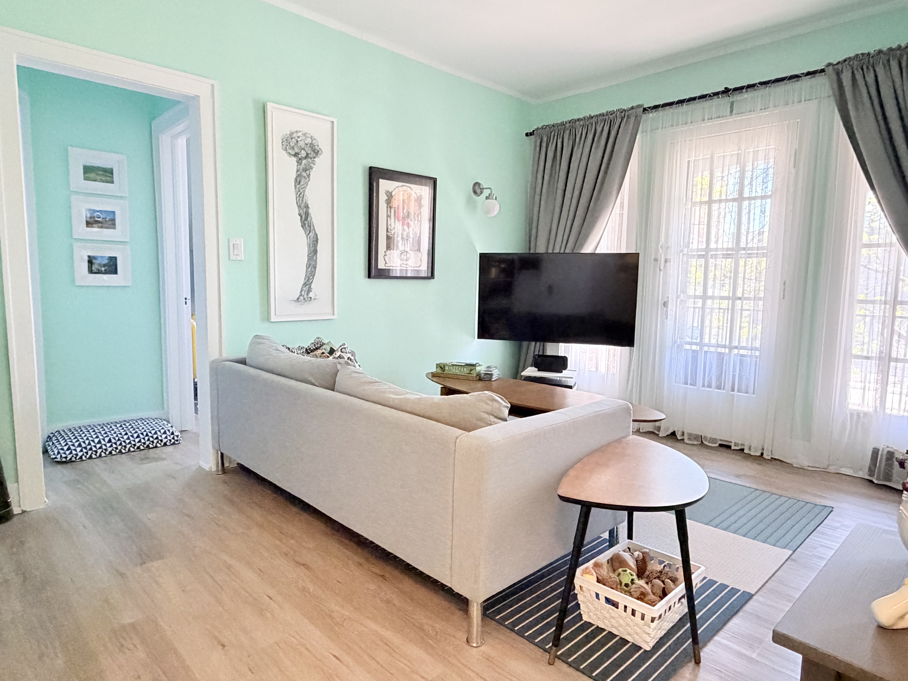 Windsor Condo: 36 Hanna St W