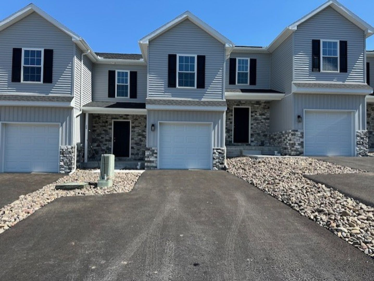 Lebanon House: 24 Sand St