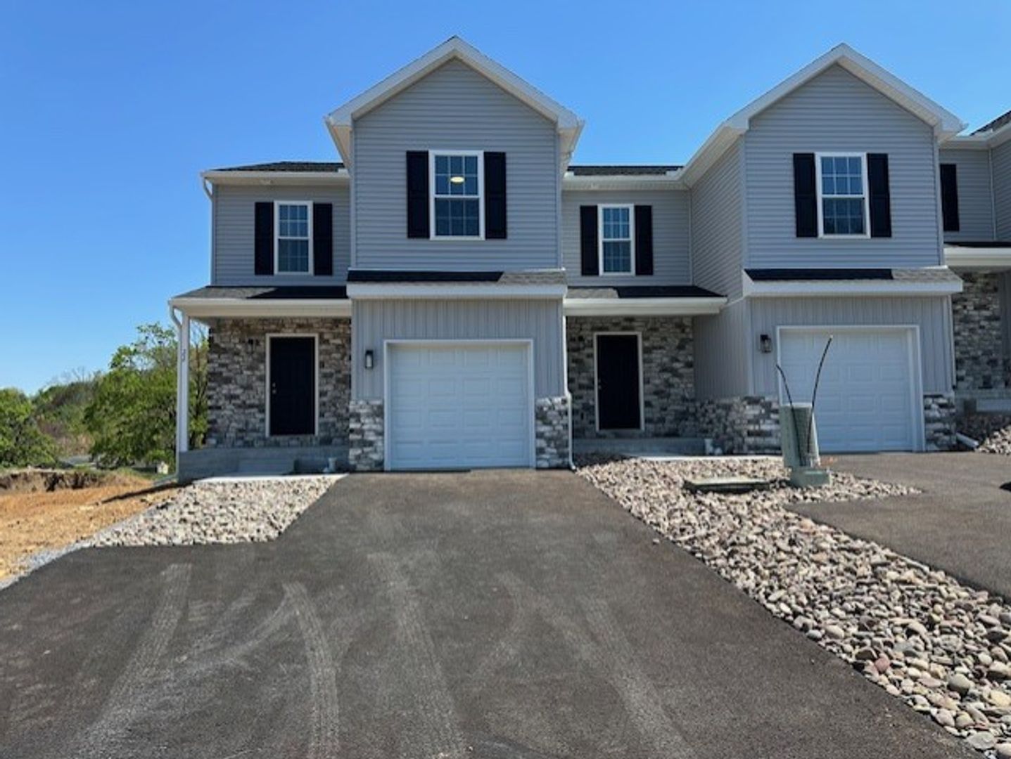 Lebanon House: 22 Sand St