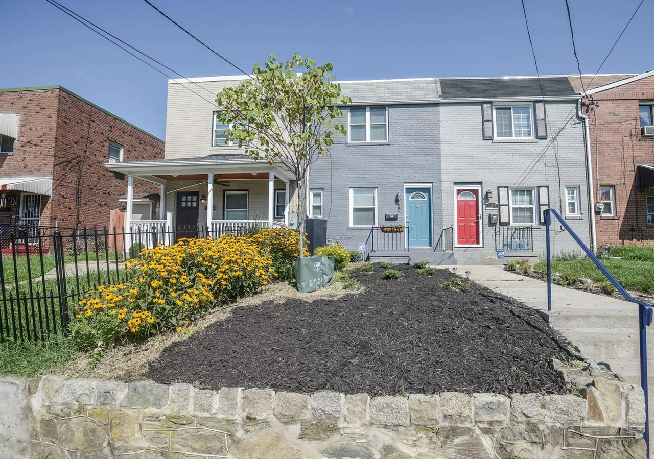 Washington House: 150 35th St NE