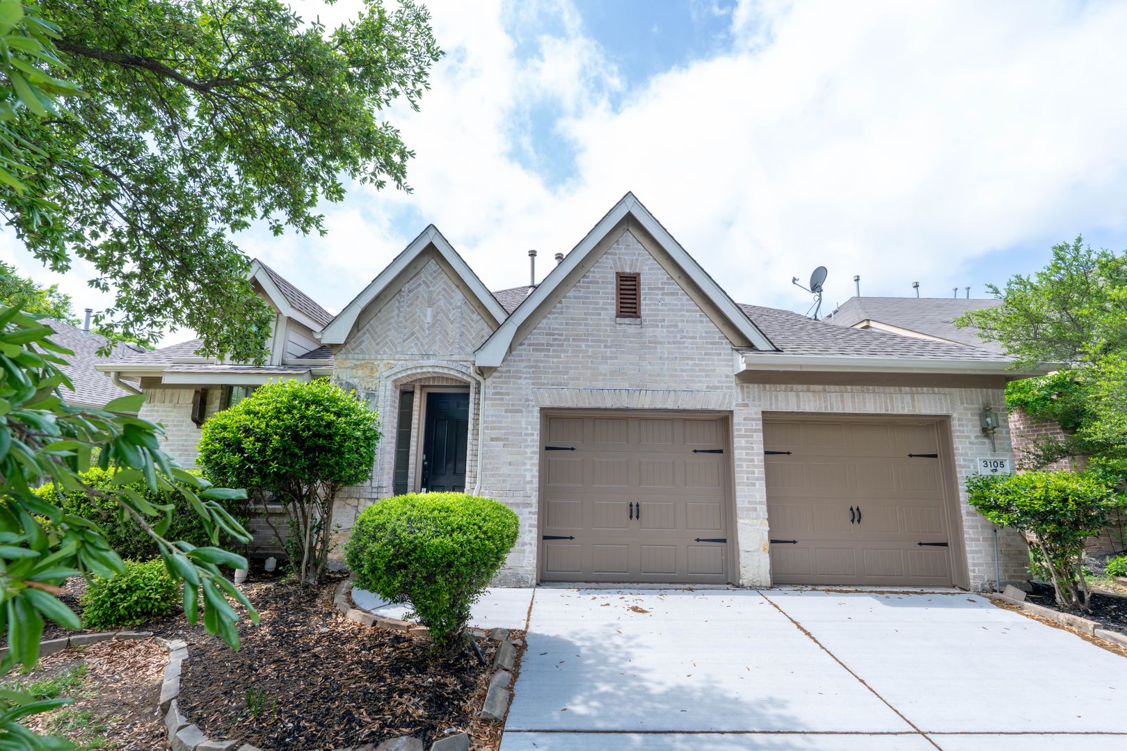 Melissa House: 3105 Whispering Pine Blvd