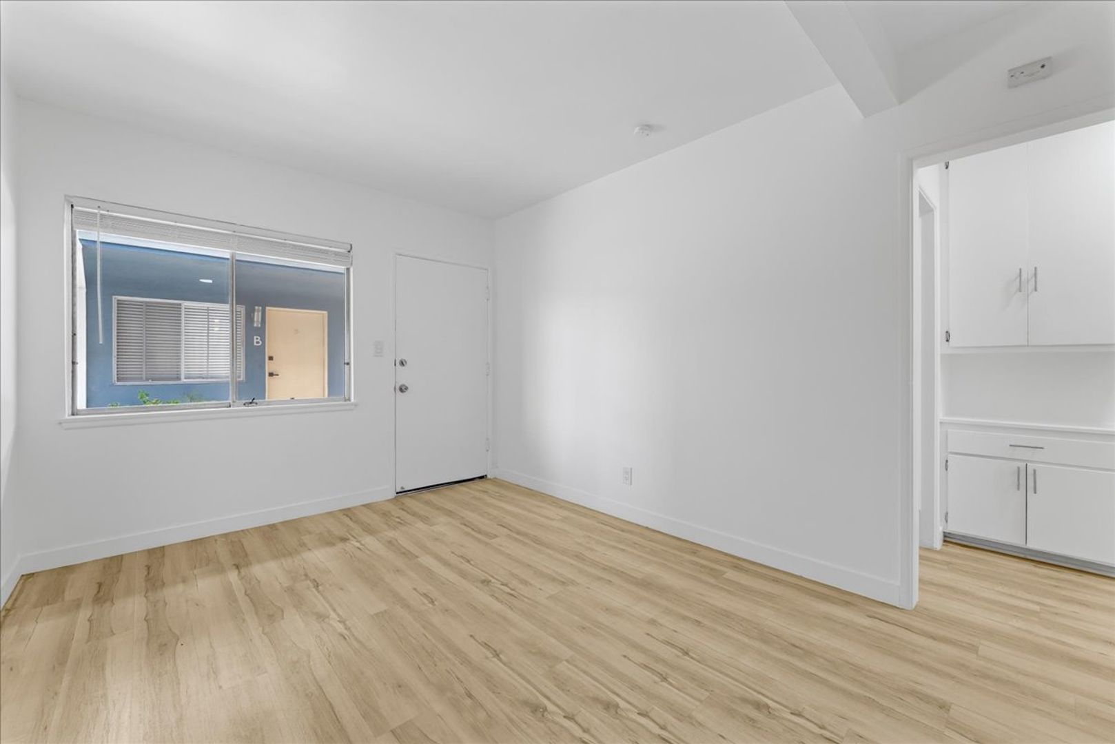 Hawthorne Condo: 12250 Grevillea Ave.