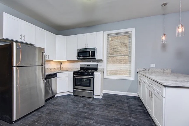 Chicago Condo: 2054 N Campbell Ave