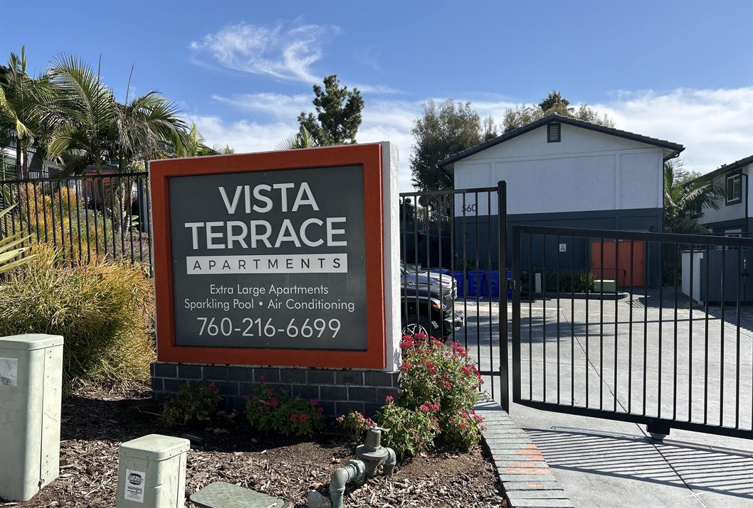 Vista Apartment: 560 Copper Drive