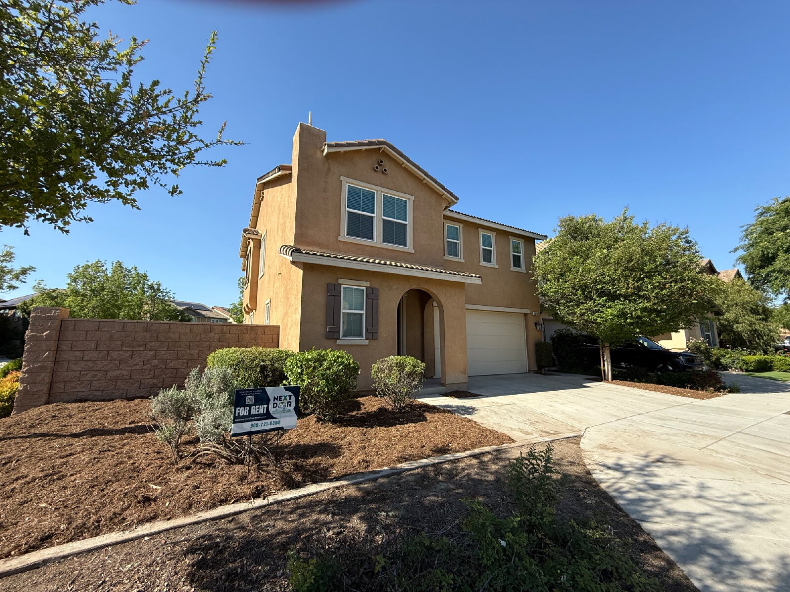 Ontario House: 3039 East Arbor Lane