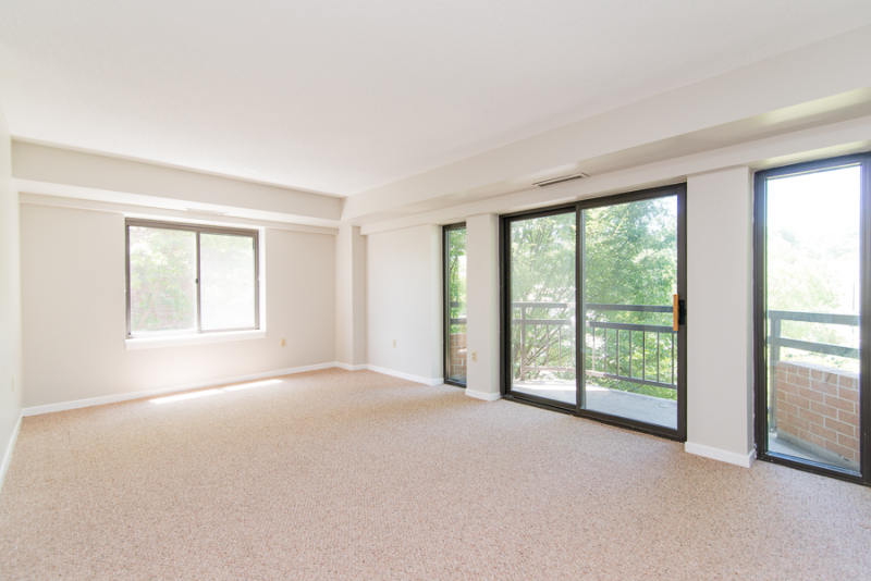 Washington Condo: 2111 Wisconsin Ave NW