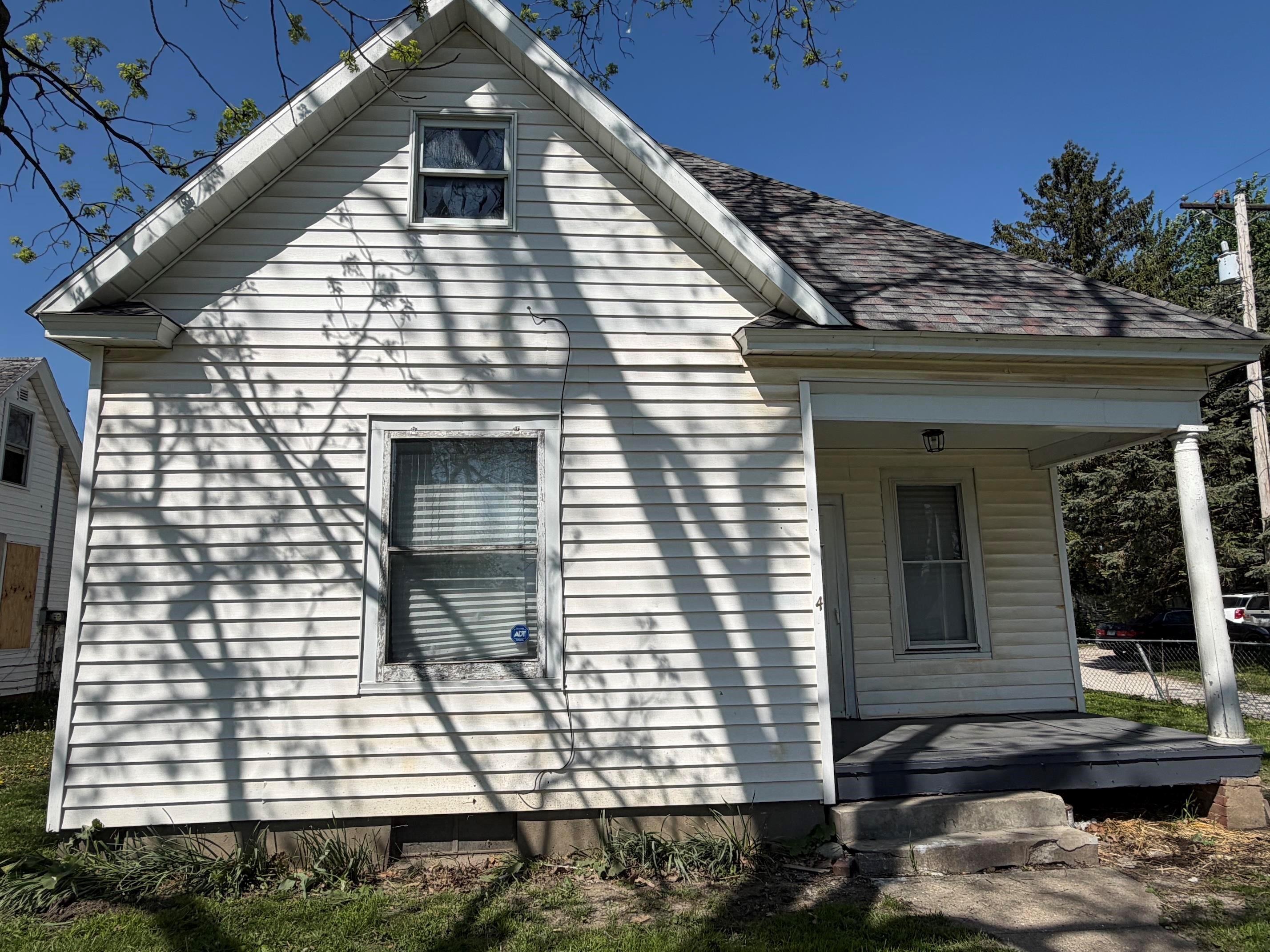 Danville House: 4 Tillman