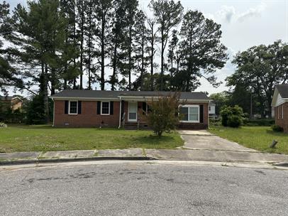 Washington House: 105 Fort Dr