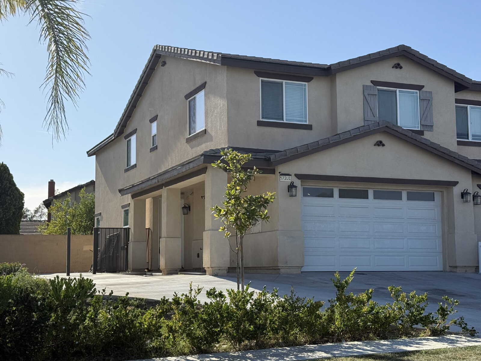 Rialto Condo: 572 North Teakwood Avenue U1