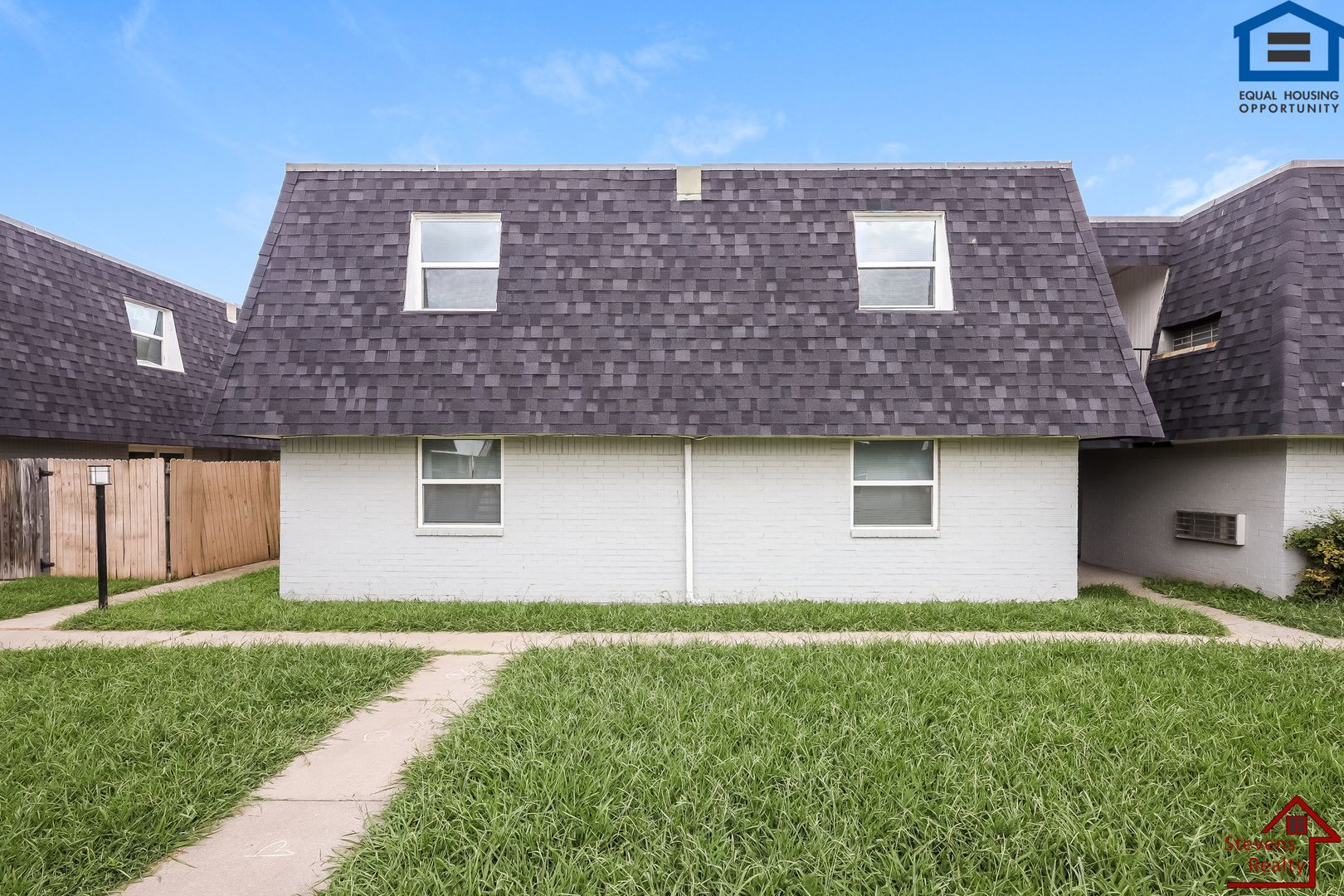 Lawton Apartment: 2110 NW Lindy Ave