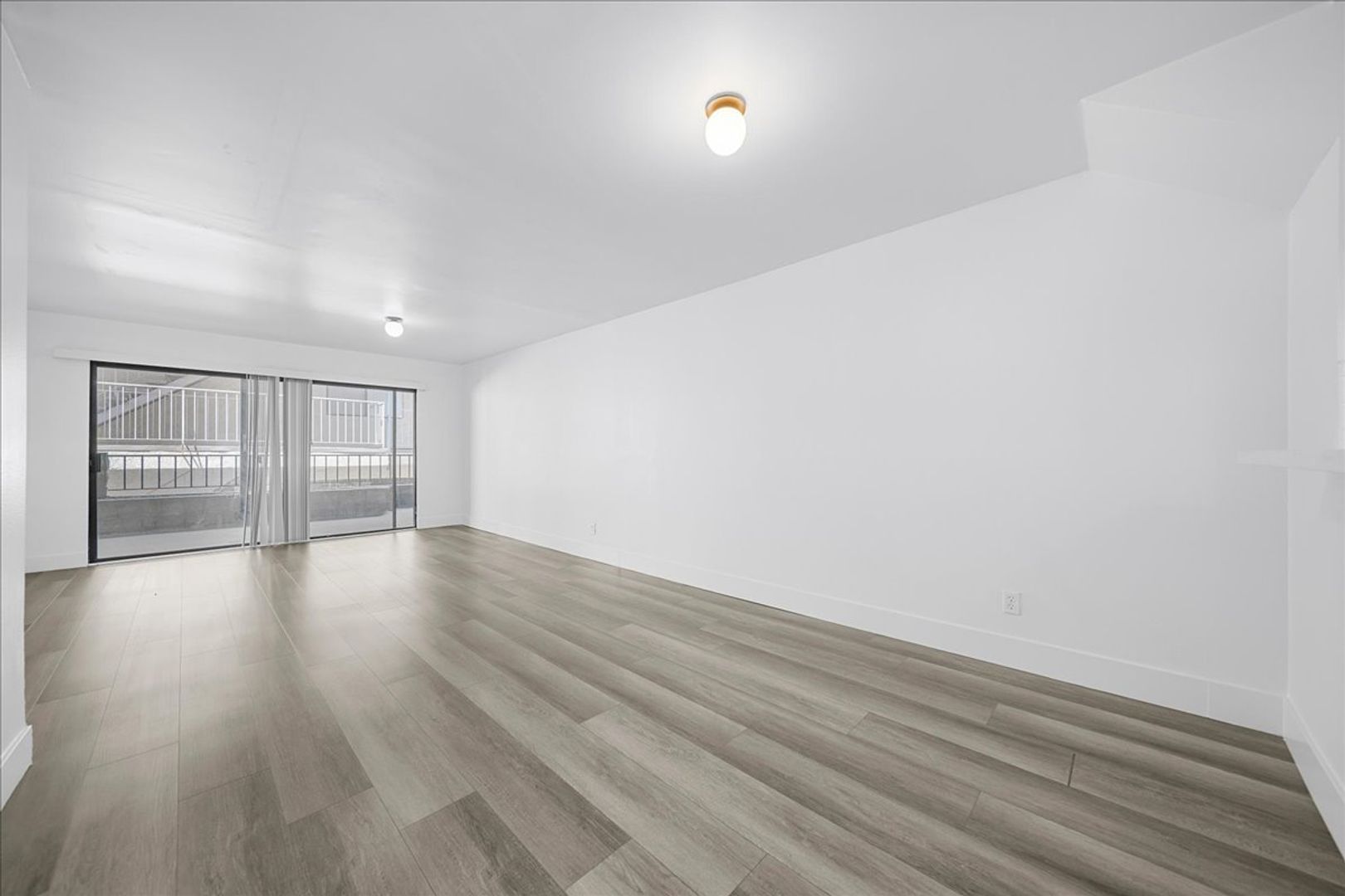 Glendale Condo: 448 W Windsor Road