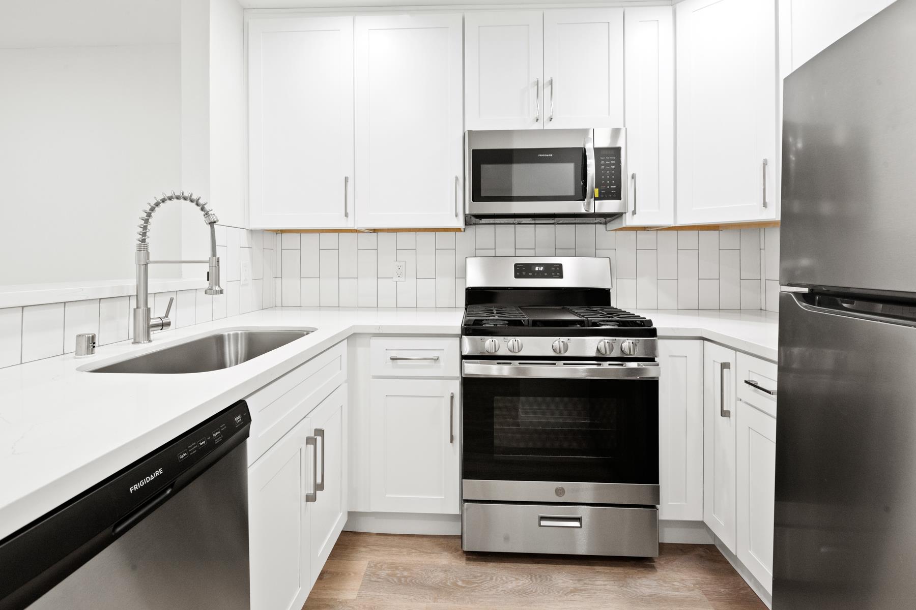 Los Angeles Apartment: 10376 Almayo Ave