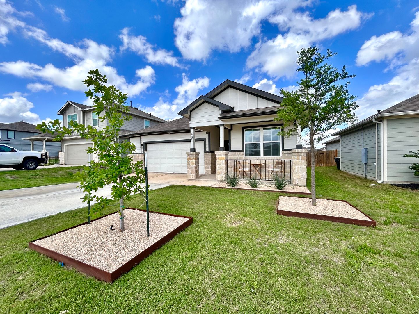 Kyle House: 401 Town Lake Bend