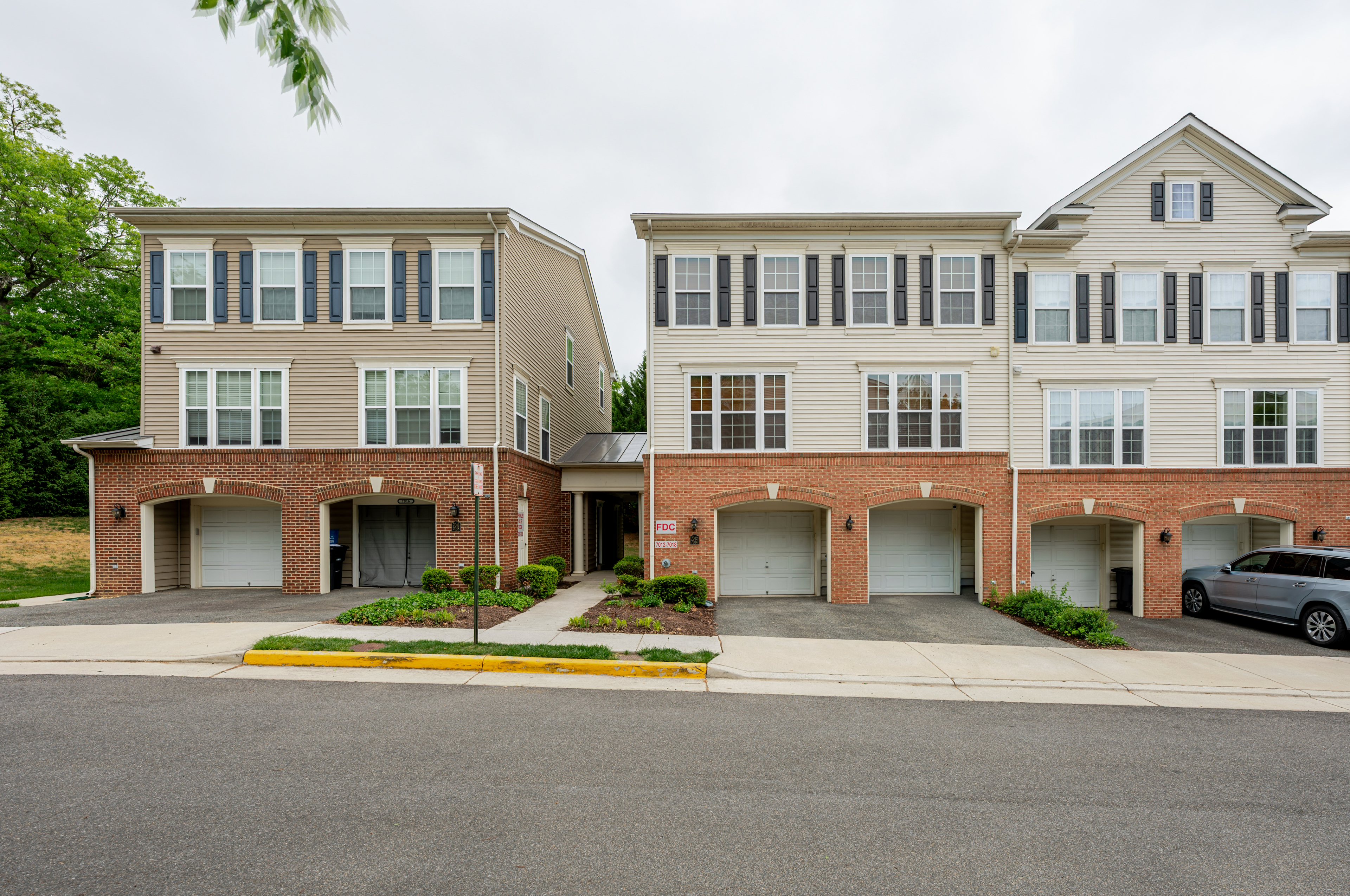 Alexandria House: 7014 Huntley Run Pl