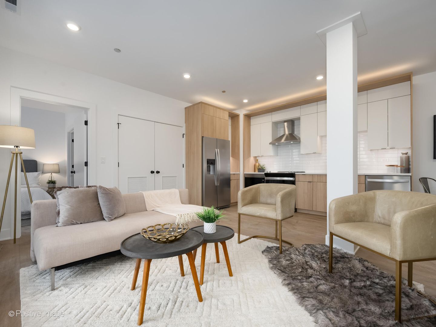 Chicago Condo: 4713 N. Clark St.