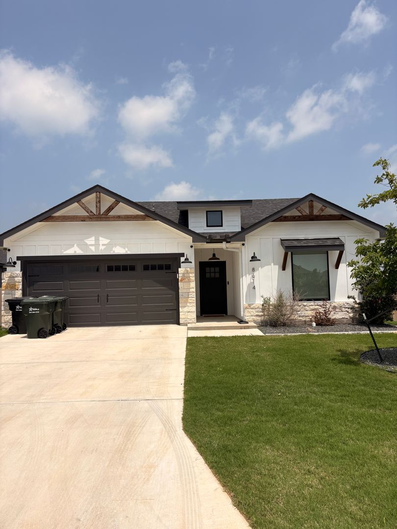 Temple House: 8614 Glade Drive