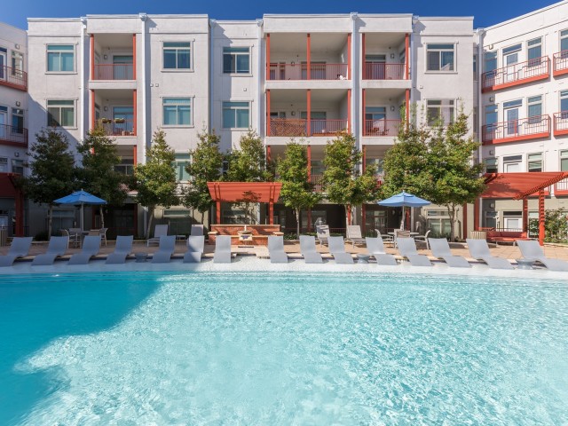 Austin Condo: 810 East 11th St