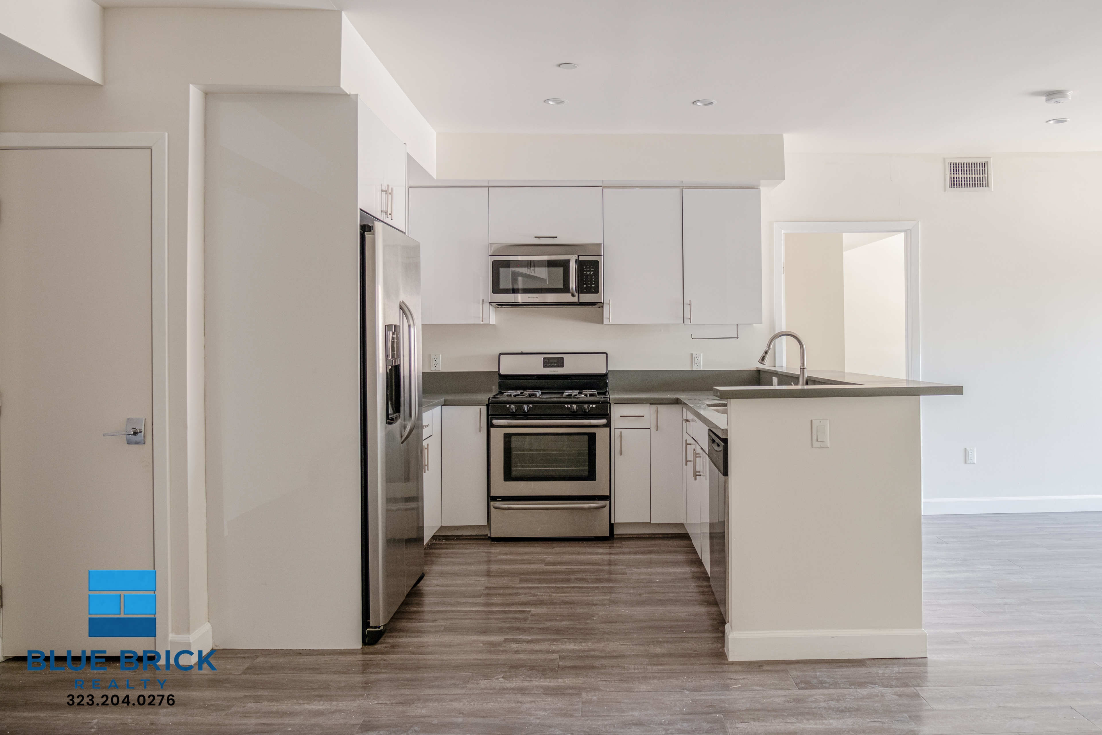 Studio City Condo: 4305 Laurel Canyon Blvd