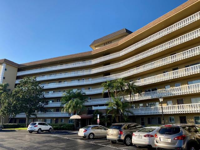 Seminole Condo: 8950 Park Blvd #610
