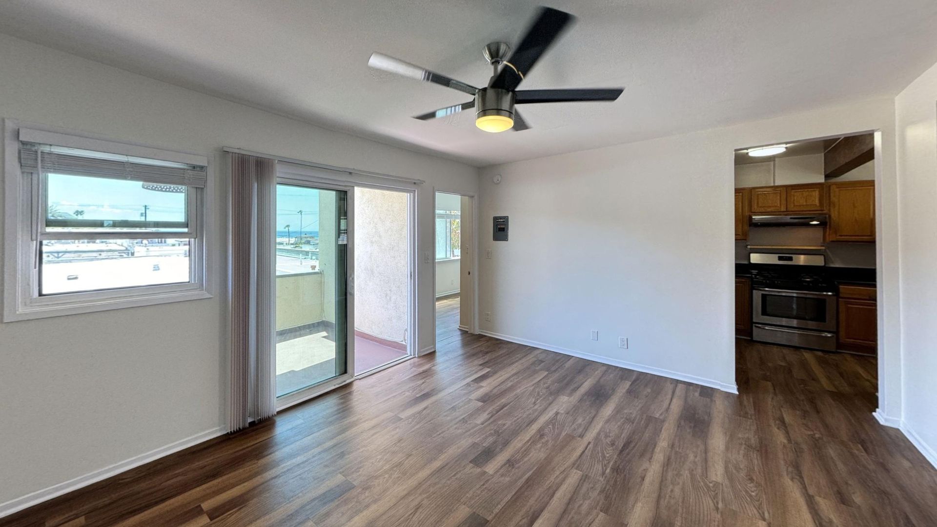 Santa Monica Apartment: 134 Chautauqua Blvd