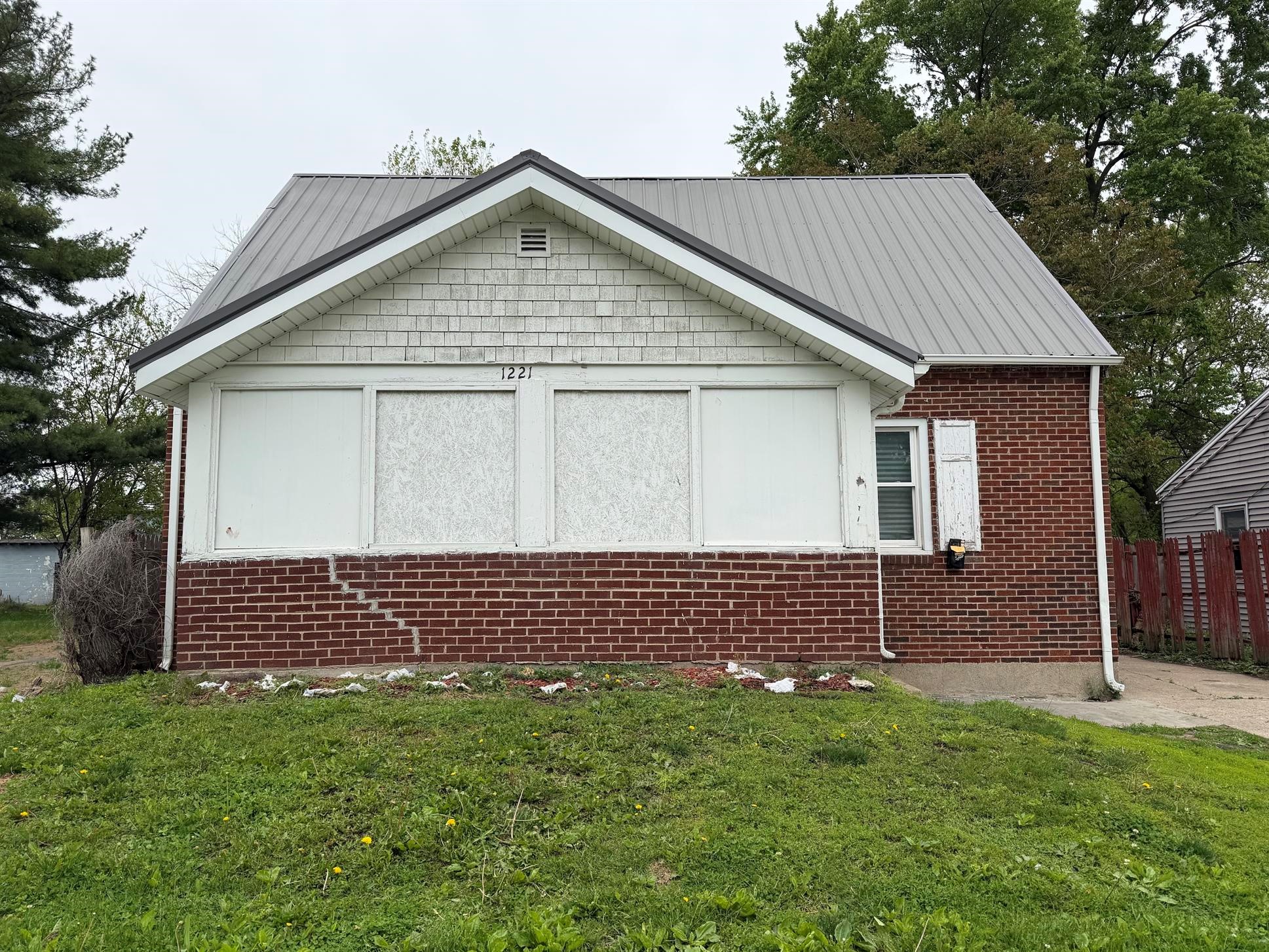 Danville House: 1221 Williams